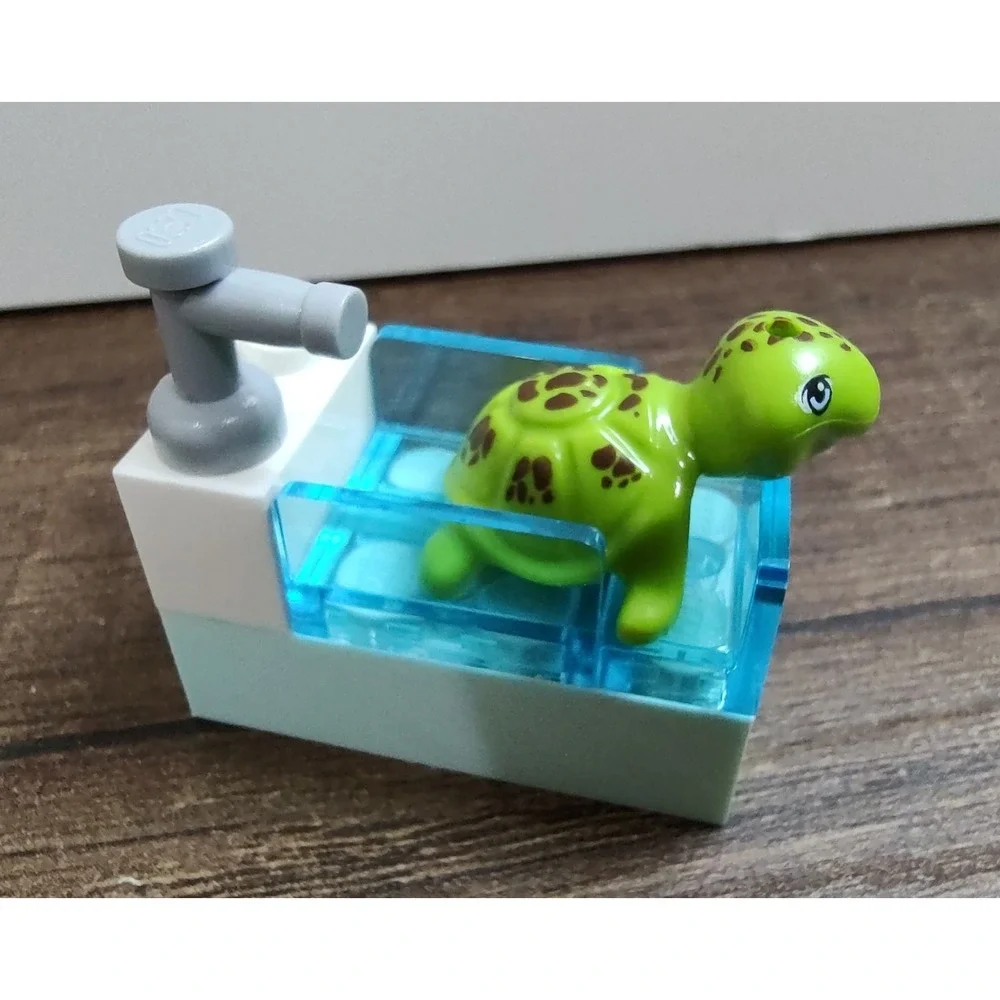 Lego Minifigure Animal Water Turtle Tank Vet Sink Cage